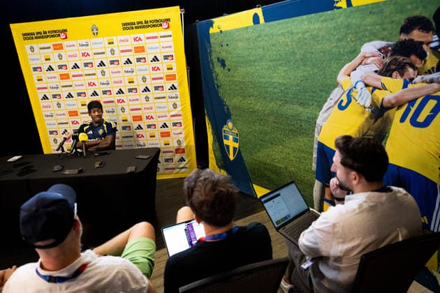 260617 Anthony Elanga of the Swedish men s national football team in the mixed zone after a training session during day 7 of the FIFA World Cup, WM, Weltmeisterschaft, Fussball 2026 on June 17, 2026 in Dallas. Photo: Petter Arvidson BILDBYRAN kod PA PA1239 fotboll football soccer fotball vm fotbolls-vm fotball-vm fotbolls-vm 2026 fifa world cup 2026 mixed zone sverige sweden sverige a day 7 bbeng