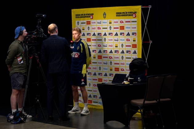 260617 Daniel Svensson of the Swedish men s national football team in the mixed zone after a training session during day 7 of the FIFA World Cup, WM, Weltmeisterschaft, Fussball 2026 on June 17, 2026 in Dallas. Photo: Petter Arvidson BILDBYRAN kod PA PA1239 fotboll football soccer fotball vm fotbolls-vm fotball-vm fotbolls-vm 2026 fifa world cup 2026 mixed zone sverige sweden sverige a day 7 bbeng