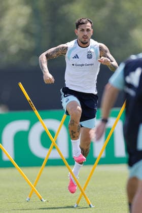 Argentina s Leandro Paredes is seen during a training session in Kansas City, USA, 17 June 2026. Argentina will face Austria on a FIFA 2026 World Cup soccer match on 22 June 2026. Argentina s training session !ACHTUNG: NUR REDAKTIONELLE NUTZUNG!  Copyright: xJuanxIgnacioxRoncoronix GRAF303 20260617-55020626275_1