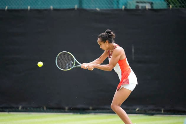 Lexus Nottingham Open - Day Three Leylah Fernandez of Canada competes during the Round of 16 doubles match at the 2026 Lexus Nottingham Open Women s tennis tournament at the Nottingham Tennis Centre in Nottingham, England, on June 17, 2026. London Great Britain United Kingdom  Copyright: xOwenxHammondx originalFilename:hammond-2026lexu260617_npJoM.jpg