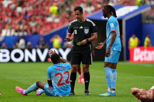 Chancel Mbemba and Abdulrahman Al-Jassim seen during FIFA World Cup, WM, Weltmeisterschaft, Fussball 2026 game between national teams of Portugal and DR Congo (Alejandro Espino Ball Raw Images) Arlington Dallas Stadium USA Copyright: xAlejandroxEspinox alejandroespino_portugal_congo_2526_4-2