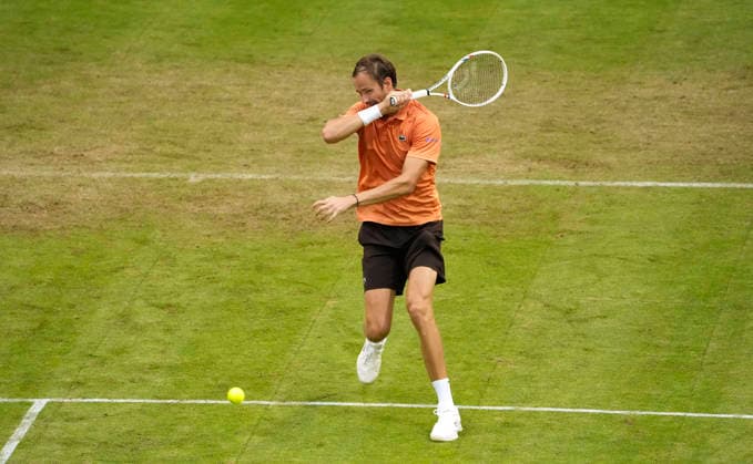 photo : Daniil Medvedev gewinnt in 2 Sätzen Tennis-Turnier Terra Wortmann Cup im Gerry Weber Sportpark in Halle Westfalen am Mi. 17.06.2026