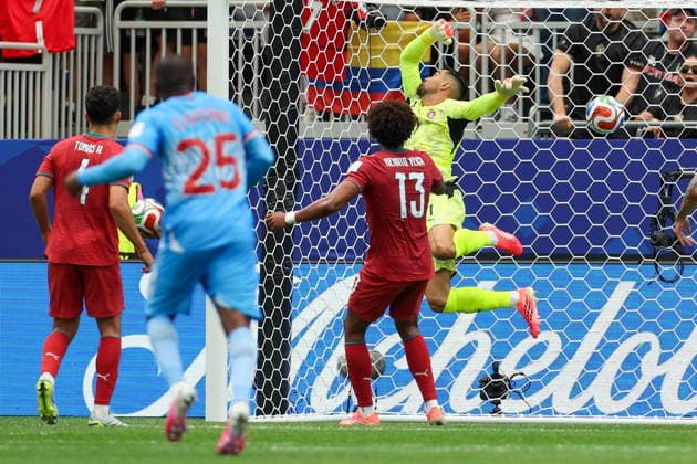 FIFA World Cup, WM, Weltmeisterschaft, Fussball 2026 - Group K - Portugal vs DR Congo Goalkeeper Diogo Costa of Portugal concedes the 1-1 goal during the FIFA World Cup 2026 group stage match between Portugal and DR Congo, in Houston, Texas, USA, 17 June 2026. Houston United States  Copyright: xMIGUELxA.xLOPESx
