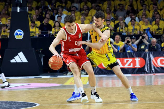 DEU, easyCredit BBL, ALBA vs. Bayern Muenchen, 17.06.2026, Uber-Arena, Berlin, DEU, easyCredit BBL, ALBA vs. Bayern Muenchen, im Bild JONAS MATTISSECK (ALBA Berlin 9), Neno Dimitrijevic (FC Bayern Muenchen 0)