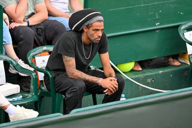 Dustin Brown (GER) schaut dem Spiel von Daniel Altmaier (GER) zu TERRA WORTMANN Open 2026, Tennis, ATP, Tennis Herren Tennis Herren 500, Turnier, Hauptfeld, 17.06.2026, TERRA WORTMANN Open 2026, Tennis, ATP, Tennis Herren 500, Turnier, Hauptfeld, 17.06.2026 Halle