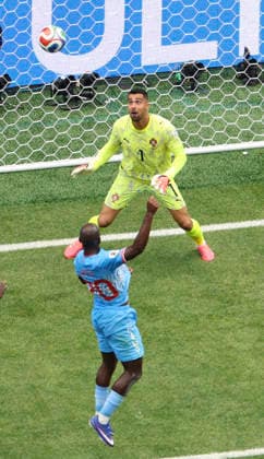 (260618) -- HOUSTON, June 18, 2026 -- Yoane Wissa (front) of the Democratic Republic of the Congo (DRC) heads to score during the group K match between Portugal and the Democratic Republic of the Congo (DRC) at the 2026 FIFA World Cup, WM, Weltmeisterschaft, Fussball at Houston Stadium in Houston, the United States, June 17, 2026. ) (SP)U.S.-HOUSTON-FOOTBALL-FIFA WORLD CUP-GROUP K-POR VS COD XuxZijian 