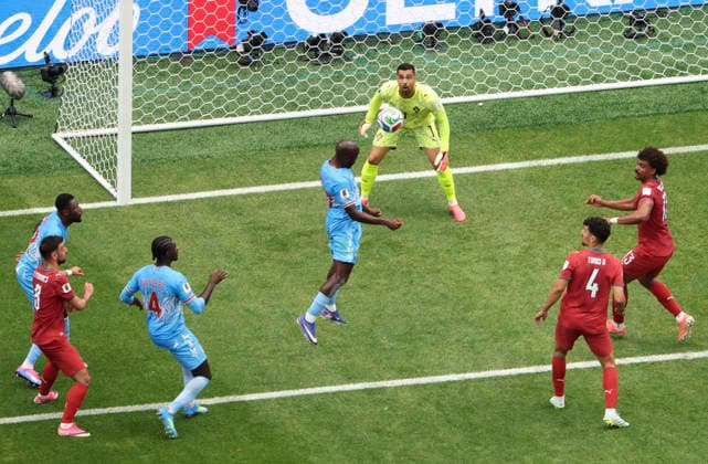 (260618) -- HOUSTON, June 18, 2026 -- Yoane Wissa (C) of the Democratic Republic of the Congo (DRC) heads to score during the group K match between Portugal and the Democratic Republic of the Congo (DRC) at the 2026 FIFA World Cup, WM, Weltmeisterschaft, Fussball at Houston Stadium in Houston, the United States, June 17, 2026. ) (SP)U.S.-HOUSTON-FOOTBALL-FIFA WORLD CUP-GROUP K-POR VS COD XuxZijian 