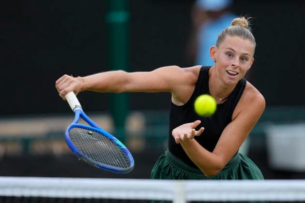 Lexus Nottingham Open - Day Three Alicia Dudeney of Great Britain competes during the Round of 16 doubles match at the 2026 Lexus Nottingham Open Women s tennis tournament at the Nottingham Tennis Centre in Nottingham, England, on June 17, 2026. London Great Britain United Kingdom  Copyright: xOwenxHammondx originalFilename:hammond-2026lexu260617_npYsQ.jpg