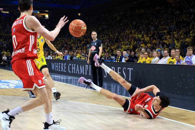 DEU, easyCredit BBL, ALBA vs. Bayern Muenchen, 17.06.2026, Uber-Arena, Berlin, DEU, easyCredit BBL, ALBA vs. Bayern Muenchen, im Bild Vladimir Lucic (FC Bayern Muenchen 11), Neno Dimitrijevic (FC Bayern Muenchen 0) *** GER, easyCredit BBL, ALBA vs. Bayern Munich, June 17, 2026, Uber Arena, Berlin, Germany, easyCredit BBL, ALBA vs. Bayern Munich, pictured nordphotoxGmbHx xEngler nph00076