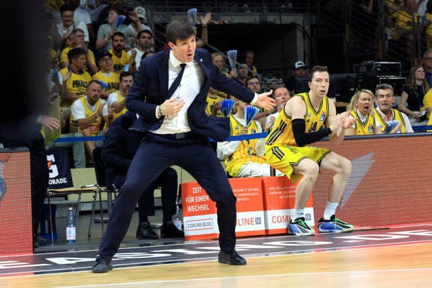 DEU, easyCredit BBL, ALBA vs. Bayern Muenchen, 17.06.2026, Uber-Arena, Berlin, DEU, easyCredit BBL, ALBA vs. Bayern Muenchen, im Bild CHEFTRAINER Pedro Calles (ALBA Berlin),