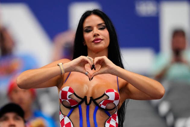 June 17, 2026, Arlington, Texas, United States: Croatian model Ivana Knoll poses for a photo during the FIFA World Cup, WM, Weltmeisterschaft, Fussball 2026 Group L match between England and Croatia at Dallas Stadium on June 17, 2026 in Arlington, Texas. England V Croatia: Group L - FIFA World Cup 2026  - ZUMAa181 20260617_zaa_a181_017 Copyright: xJosexBretonx
