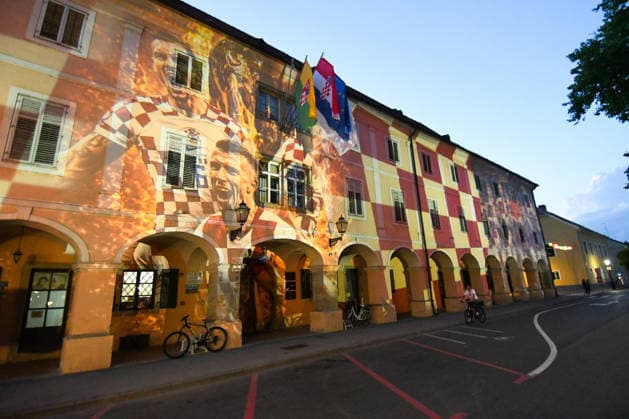 Buildings lit up with Croatian players Historic buildings in the city center were illuminated with the figures of Croatian football players during the England - Croatia match at the World Cup on June 17, 2026 Bjelvoar Croatia  DamirxSpeharx PIXSELL