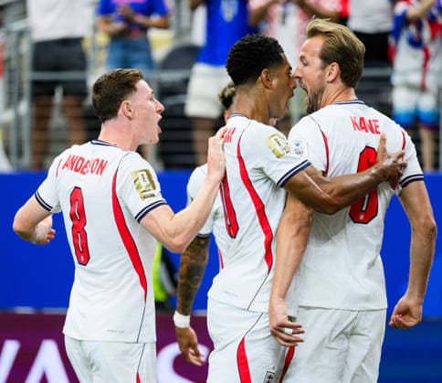 260617 Elliot Anderson, Jude Bellingham and Harry Kane of England celebrate scoring 1-0 during the FIFA World Cup, WM, Weltmeisterschaft, Fussball 2026 football match between England and Croatia on June 17, 2026 in Dallas. Photo: Joel Marklund BILDBYRAN kod JM JM0826 bbeng fotboll football soccer fotball vm fotbolls-vm fotball-vm fotbolls-vm 2026 fifa world cup 2026 england kroatien croatia jubel