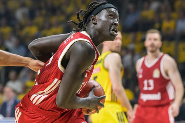 im Bild v.l.: Wenyen Gabriel (FCB 32), GER, Berlin, Basketball, Alba Berlin vs FC Bayern Basketball, Albatrosse, Finalspiel 3 um die Deutsche Meisterschaft, in der Max-Schmeling-Halle, 17.06.2026,