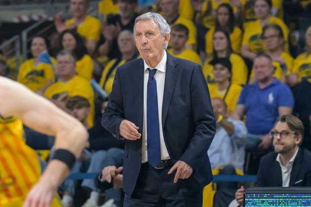 im Bild v.l.: Svetislav Peöiæ (FCB Head Coach), GER, Berlin, Basketball, Alba Berlin vs FC Bayern Basketball, Albatrosse, Finalspiel 3 um die Deutsche Meisterschaft, in der Max-Schmeling-Halle, 17.06.2026,