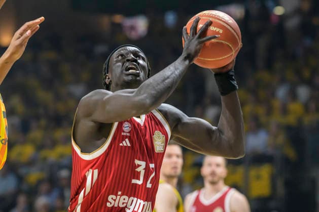 im Bild v.l.: Wenyen Gabriel (FCB 32), GER, Berlin, Basketball, Alba Berlin vs FC Bayern Basketball, Albatrosse, Finalspiel 3 um die Deutsche Meisterschaft, in der Max-Schmeling-Halle, 17.06.2026,