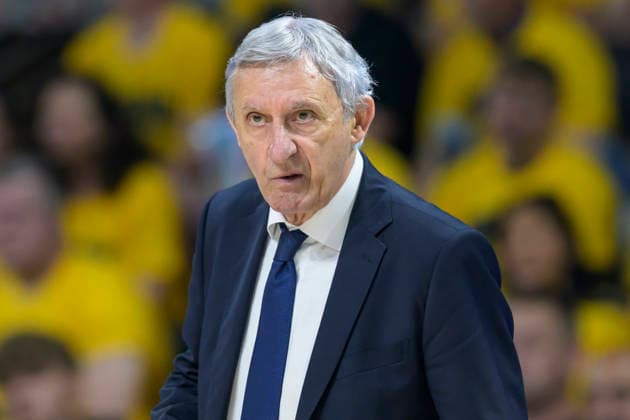 im Bild v.l.: Svetislav Peöiæ (FCB Head Coach), GER, Berlin, Basketball, Alba Berlin vs FC Bayern Basketball, Albatrosse, Finalspiel 3 um die Deutsche Meisterschaft, in der Max-Schmeling-Halle, 17.06.2026,