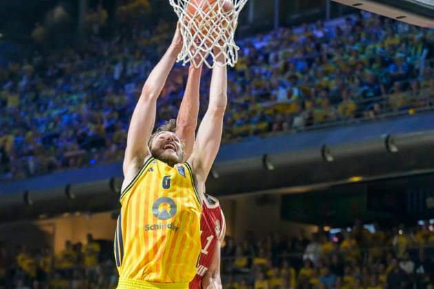 im Bild v.l.: Malte Delow (ALBA 6), am Korb, GER, Berlin, Basketball, Alba Berlin vs FC Bayern Basketball, Albatrosse, Finalspiel 3 um die Deutsche Meisterschaft, in der Max-Schmeling-Halle, 17.06.2026,