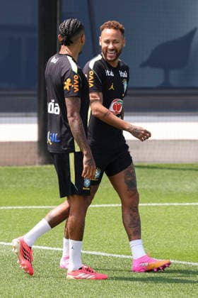 Neymar and Rapinha (L) of Brazil attend a training session at Columbia Park as part of the FIFA World Cup, WM, Weltmeisterschaft, Fussball 2026 in Morristown, New Jersey, USA, 17 June 2025. FIFA World Cup 2026 - Brazil tranining session !ACHTUNG: NUR REDAKTIONELLE NUTZUNG!  Copyright: xSebastiaoxMoreirax GR3409 20260617-55020627518_1