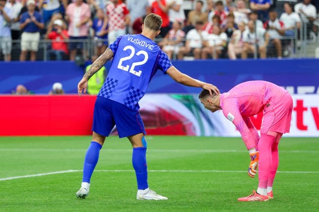England v Croatia: Group L - FIFA World Cup, WM, Weltmeisterschaft, Fussball 2026 Luka Vuskovic and Dominik Livakovic of Croatia during the FIFA World Cup 2026 Group L match between England and Croatia at Dallas Stadium on June 17, 2026 in Dallas, Texas.  SanjinxStrukic PIXSELL