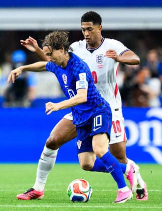 260617 Luka Modric of Croatia and Jude Bellingham of England during the FIFA World Cup, WM, Weltmeisterschaft, Fussball 2026 football match between England and Croatia on June 17, 2026 in Dallas. Photo: Joel Marklund BILDBYRAN kod JM JM0826 bbeng fotboll football soccer fotball vm fotbolls-vm fotball-vm fotbolls-vm 2026 fifa world cup 2026 england kroatien croatia