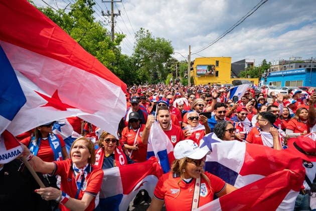 June 17, 2026, Toronto, On, Canada: Panama fans participate in a fan march toward Toronto Stadium before a FIFA World Cup, WM, Weltmeisterschaft, Fussball group-stage soccer match against Ghana, in Toronto on Wednesday, June 17, 2026. Canada News - June 17, 2026  - ZUMAc35_ 20260617_zaf_c35_088 Copyright: xArlynxMcadoreyx