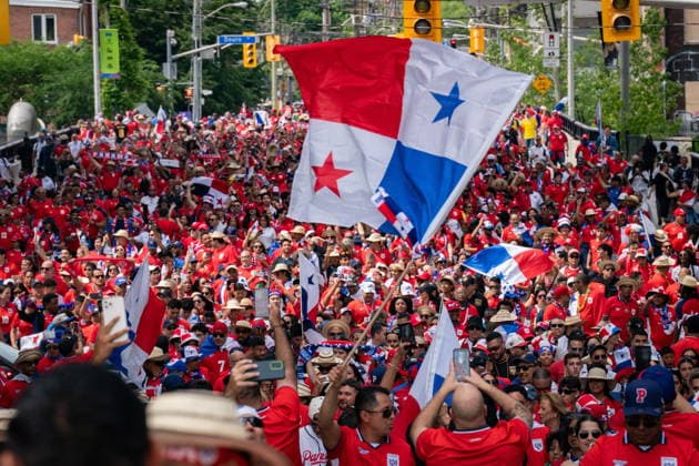 June 17, 2026, Toronto, On, Canada: Panama fans participate in a fan march toward Toronto Stadium before a FIFA World Cup, WM, Weltmeisterschaft, Fussball group-stage soccer match against Ghana, in Toronto on Wednesday, June 17, 2026. Canada News - June 17, 2026  - ZUMAc35_ 20260617_zaf_c35_089 Copyright: xArlynxMcadoreyx