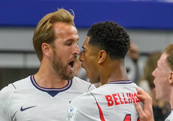 17 June 2026 - England v Croatia - Dallas Stadium - 2026 World Cup - USA. 17 June 2026 - England v Croatia - Dallas Stadium - 2026 World Cup - USA. Harry Kane celebrates scoring his retaken penalty with Jude Bellingham Picture : Mark Pain DALLAS USA  Copyright: xMarkxPainx