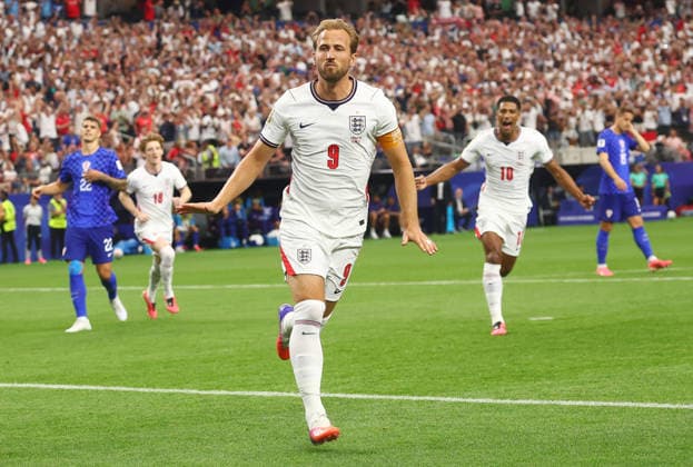 England s Harry Kane celebrates after scoring a goal on a penalty kick against Croatia in the first half during a FIFA World Cup, WM, Weltmeisterschaft, Fussball match at AT&T Stadium in Dallas, Texas, on Wednesday, June 17, 2026.  DAL20260617908 CHRISTIANxBRUNSKILL