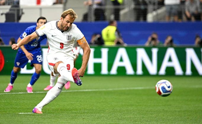 FIFA World Cup, WM, Weltmeisterschaft, Fussball 2026 - Group L - England vs Croatia Harry Kane of England scores the opening goal with a re-taken penalty during the FIFA World Cup 2026 group stage match England against Croatia, in Dallas, USA, 17 June 2026. DALLAS United States  Copyright: xALBERTxPENAx