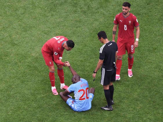 (260618) -- HOUSTON, June 18, 2026 (Xinhua) -- Cristiano Ronaldo (1st L) of Portugal pulls up Yoane Wissa (bottom) of the Democratic Republic of the Congo (DRC) during the group K match between Portugal and the Democratic Republic of the Congo (DRC) at the 2026 FIFA World Cup, WM, Weltmeisterschaft, Fussball at Houston Stadium in Houston, the United States, June 17, 2026. (Xinhua Xu Zijian) (SP)U.S.-HOUSTON-FOOTBALL-FIFA WORLD CUP-GROUP K-POR VS COD !ACHTUNG: NUR REDAKTIONELLE NUTZUNG!  Copyright: xXuxZijianx 0859402499st
