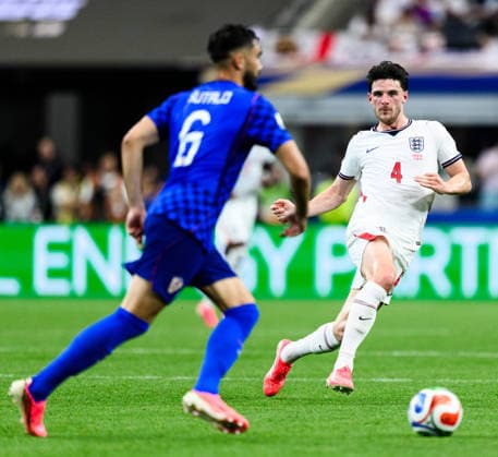 260617 Josip Sutalo of Croatia and Declan Rice of England during the FIFA World Cup, WM, Weltmeisterschaft, Fussball 2026 football match between England and Croatia on June 17, 2026 in Dallas. Photo: Joel Marklund BILDBYRAN kod JM JM0826 bbeng fotboll football soccer fotball vm fotbolls-vm fotball-vm fotbolls-vm 2026 fifa world cup 2026 england kroatien croatia