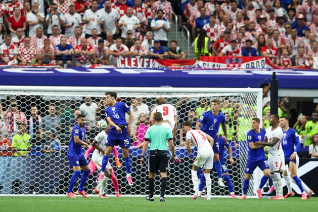 England v Croatia, FIFA World Cup, WM, Weltmeisterschaft, Fussball 2026 England forward Harry Kane (9) scores a GOAL 2-1 during the England v Croatia FIFA WORLD CUP 2026 Group L match at Dallas Stadium, Arlington, United States on 17 June 2026 Credit: Phil Duncan Every Second Media Editorial use only. All images are copyright Every Second Media Limited. No images may be reproduced without prior permission. Copyright: xIMAGO EveryxSecondxMediax ESM-2042-0027 PhilxDuncanx xEveryxSecondxMediax