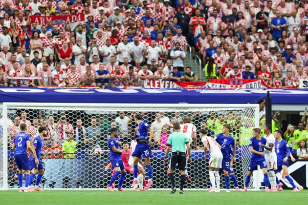 England v Croatia, FIFA World Cup, WM, Weltmeisterschaft, Fussball 2026 England forward Harry Kane (9) scores a GOAL 2-1 during the England v Croatia FIFA WORLD CUP 2026 Group L match at Dallas Stadium, Arlington, United States on 17 June 2026 Credit: Phil Duncan Every Second Media Editorial use only. All images are copyright Every Second Media Limited. No images may be reproduced without prior permission. Copyright: xIMAGO EveryxSecondxMediax ESM-2042-0029 PhilxDuncanx xEveryxSecondxMediax