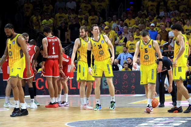 DEU, easyCredit BBL, ALBA vs. Bayern Muenchen, 17.06.2026, Uber-Arena, Berlin, DEU, easyCredit BBL, ALBA vs. Bayern Muenchen, im Bild ALBA-Spielerkreis