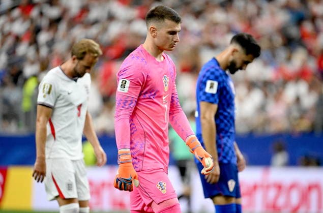 FIFA World Cup, WM, Weltmeisterschaft, Fussball 2026 - Group L - England vs Croatia Goalkeeper Dominik Livakovic of Croatia walks back to his goal following a hydration break during the FIFA World Cup 2026 group stage match England against Croatia, in Dallas, USA, 17 June 2026. DALLAS United States  Copyright: xALBERTxPENAx