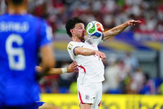 Declan Rice of England England v Croatia, 2026 FIFA World Cup, WM, Weltmeisterschaft, Fussball Group L, Football, Dallas Stadium, Arlington, Texas, USA - 17 Jun 2026Arlington Dallas Stadium Texas (TX) United States of America EDITORIAL USE ONLY No use with unauthorised audio, video, data, fixture lists, club league logos or live services. Online in-match use limited to 120 images, no video emulation. No use in betting, games or single club league player publications.  Copyright: xJavierxGarcia Shutterstockx 16928920dd