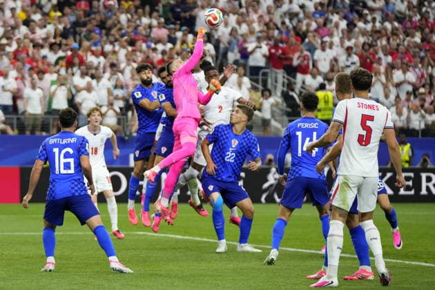 FIFA World Cup, WM, Weltmeisterschaft, Fussball 2026 - Group L - England vs Croatia Goalkeeper Dominik Livakovic of Croatia (C) in action during the FIFA World Cup 2026 group stage match England against Croatia, in Dallas, Texas, USA, 17 June 2026. DALLAS United States  Copyright: xJEFFREYxMCWHORTERx