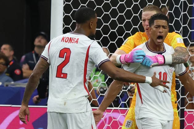 England s Jude Bellingham (R) reacts during a Group L match of the 2026 FIFA World Cup, WM, Weltmeisterschaft, Fussball between England and Croatia at AT&T Stadium in Dallas, USA, 17 June 2026. FIFA World Cup 2026: England - Croatia !ACHTUNG: NUR REDAKTIONELLE NUTZUNG!  Copyright: xKennethxFernándezx GR3508 20260617-55020628027_1