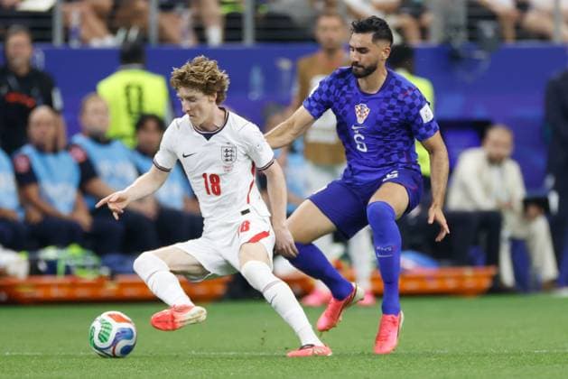 DALLAS, 17-06-2026, Dallas AT&T Stadium, World Cup 2026 Match between England and Croatia. Picture shows England player Anthony Gordon, Croatia player Josip Sutalo England - Croatia (World Cup 2026)  x204430632x Copyright: