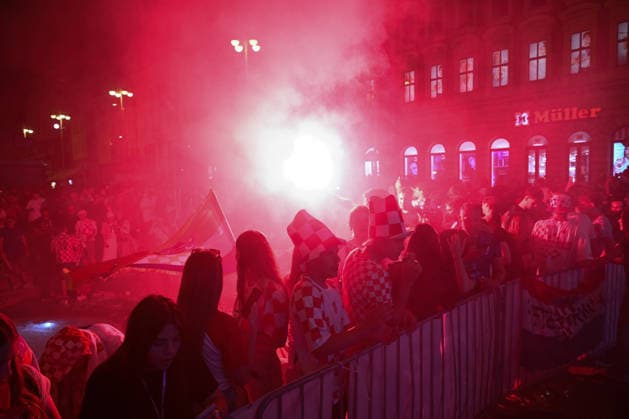 260617_PXL_fans world cup 2026 Fan atmosphere while watching the match between Croatia and England in the central square in Zagreb, Croatia, on June 17, 2026.  NevaxZganec PIXSELL