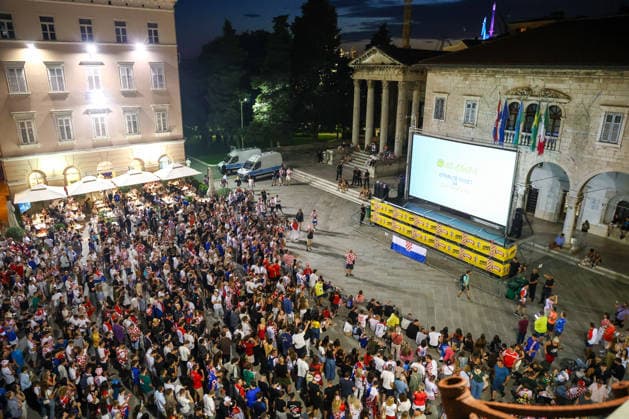 260617_PXL_fans world cup 2026 Fan atmosphere while watching the match between Croatia and England at Pula Forum in Pula, Croatia, on June 17, 2026.  SreckoxNiketicx PIXSELL