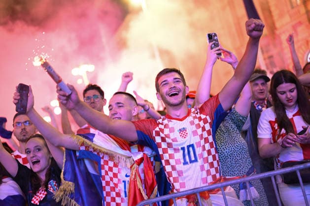 260617_PXL_fans world cup 2026 Fan atmosphere while watching the match between Croatia and England in the central square in Zagreb, Croatia, on June 17, 2026.  NevaxZganec PIXSELL