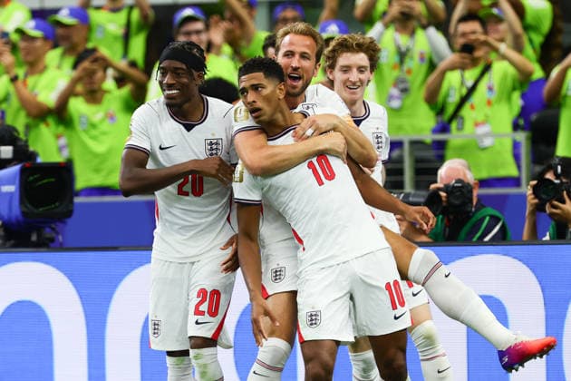 Jude Bellingham of England scores a goal and celebrates with team mates during the FIFA World Cup, WM, Weltmeisterschaft, Fussball 2026 match between England and Croatia at AT&T Stadium, Dallas, USA on 17 June 2026. Copyright: xPeterxDovganx 45080052