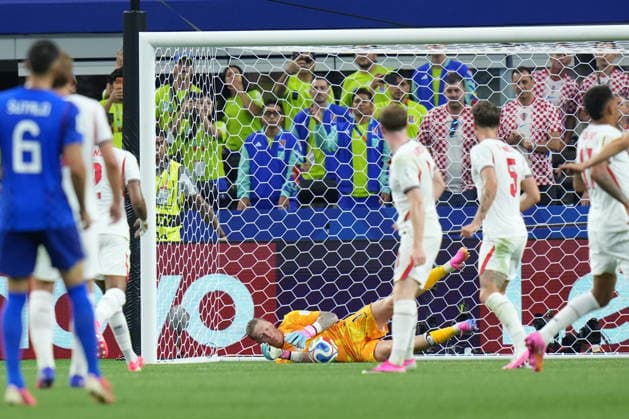FIFA World Cup, WM, Weltmeisterschaft, Fussball 2026 - Group L - England vs Croatia Goalkeeper Jordan Pickford of England (C) makes a save during the FIFA World Cup 2026 group stage match England against Croatia, in Dallas, Texas, USA, 17 June 2026. DALLAS United States  Copyright: xJEFFREYxMCWHORTERx