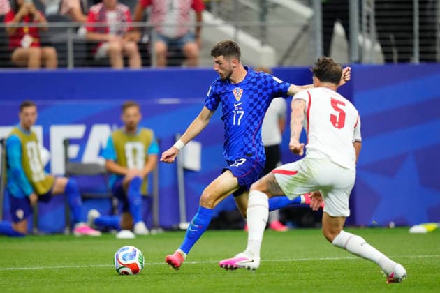 England v Croatia: Group L - FIFA World Cup, WM, Weltmeisterschaft, Fussball 2026 Petar Sucic of Croatia plays the ball during the FIFA World Cup 2026 Group L match between England and Croatia at Dallas Stadium on June 17, 2026 in Arlington, Texas. Arlington TX United States  Copyright: xJosexBretonx originalFilename:bretonhernandez-englandv260617_np3H7.jpg