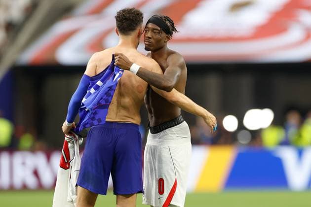 DALLAS, 17-06-2026, Dallas AT&T Stadium, World Cup 2026 Match between England and Croatia. Picture shows Croatia player Ivan Perisic, England player Noni Madueke England - Croatia (World Cup 2026)  x204431108x Copyright: