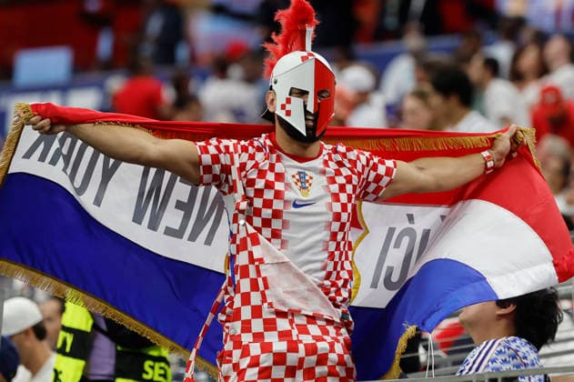 A Croatian fan cheers on the team during a Group L match at the 2026 FIFA World Cup, WM, Weltmeisterschaft, Fussball between England and Croatia at AT&T Stadium in Dallas, USA, 17 June 2026. FIFA World Cup 2026 - Group L - England vs Croatia !ACHTUNG: NUR REDAKTIONELLE NUTZUNG!  Copyright: xMariscalx GR3513 20260617-55020628300_1
