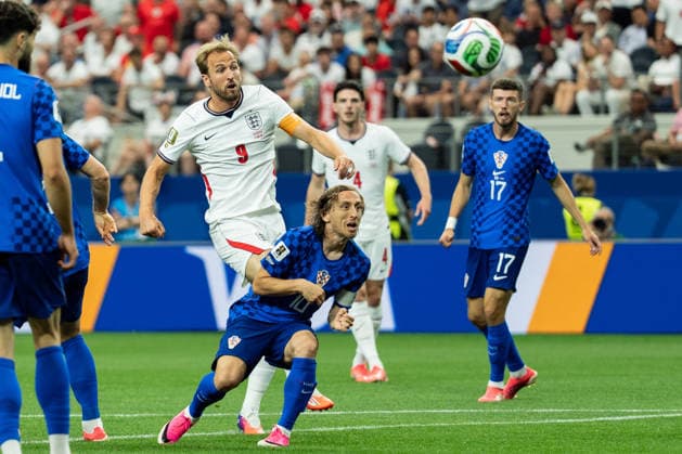 Harry Kane of England (L) shoots for goal under pressure from Luka Modric of Croatia (C) during a FIFA Men’s World Cup 2026 Group Stage football match between England and Croatia at Dallas Stadium, in Arlington on June 17th 2026 (Photo by Richard Callis SPP)  Copyright: xRichardxCallis SPPx Sportspressphoto_SPR169089