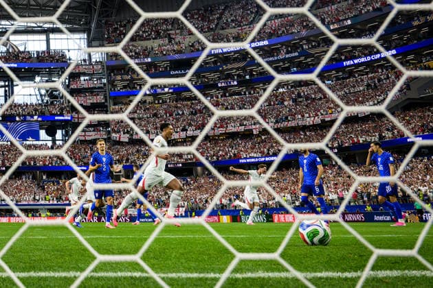 260617 Jude Bellingham and John Stones of England celebrate the 1-0 goal by Harry Kane (not pictured) during the FIFA World Cup, WM, Weltmeisterschaft, Fussball 2026 football match between England and Croatia on June 17, 2026 in Dallas. Photo: Joel Marklund BILDBYRAN kod JM JM0826 bbeng fotboll football soccer fotball vm fotbolls-vm fotball-vm fotbolls-vm 2026 fifa world cup 2026 england kroatien croatia jubel depp